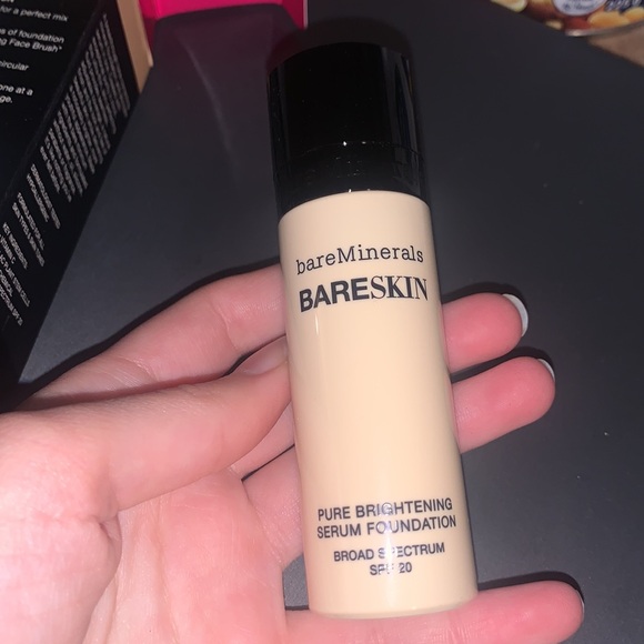 Bareminerals BareSkin Serum Foundation in Ivory - Picture 4 of 5